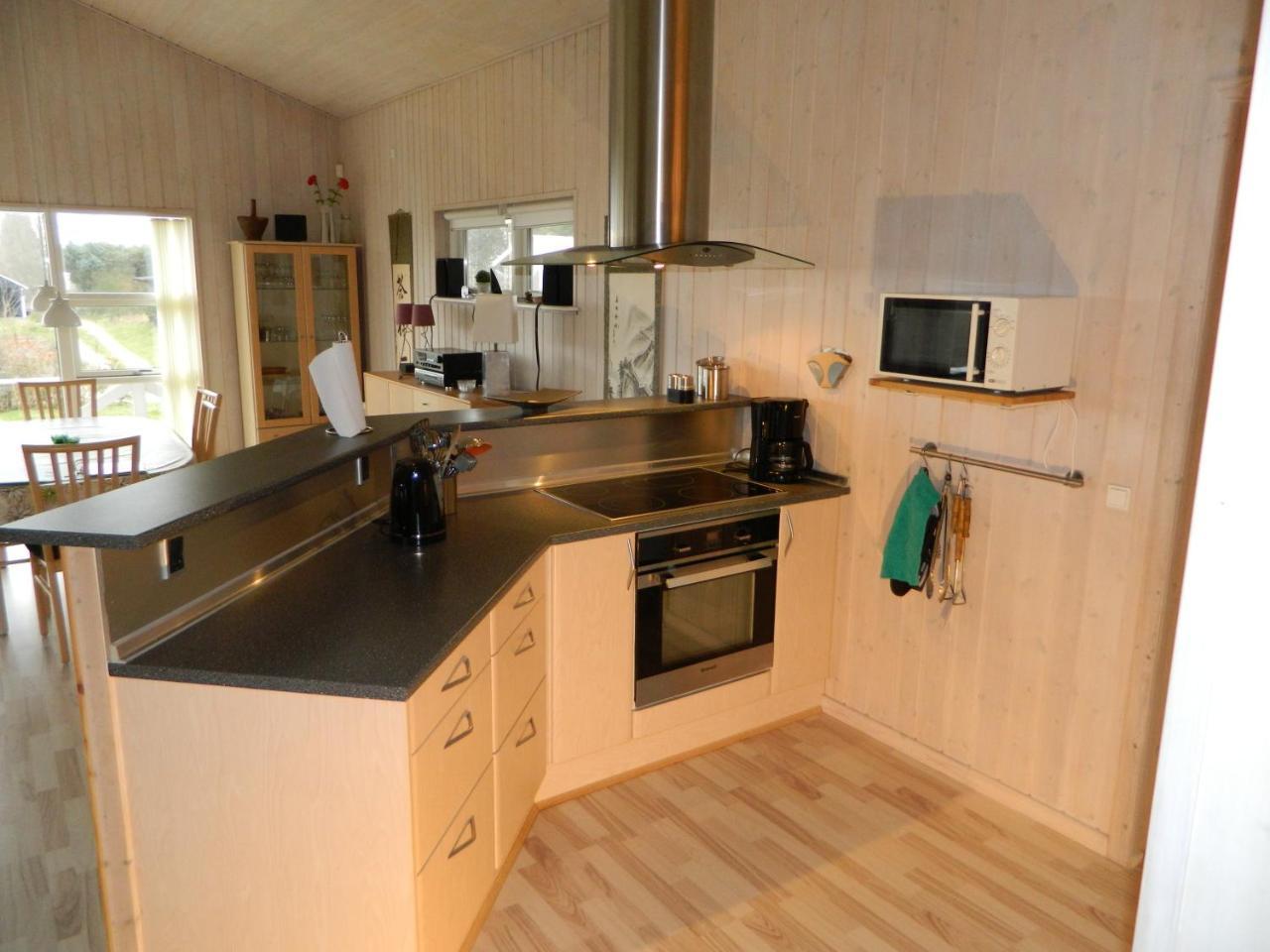 Three-Bedroom Holiday Home In Ebeltoft Eksteriør billede